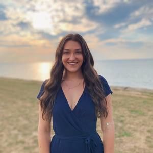 Meet your Posher, Cassandra